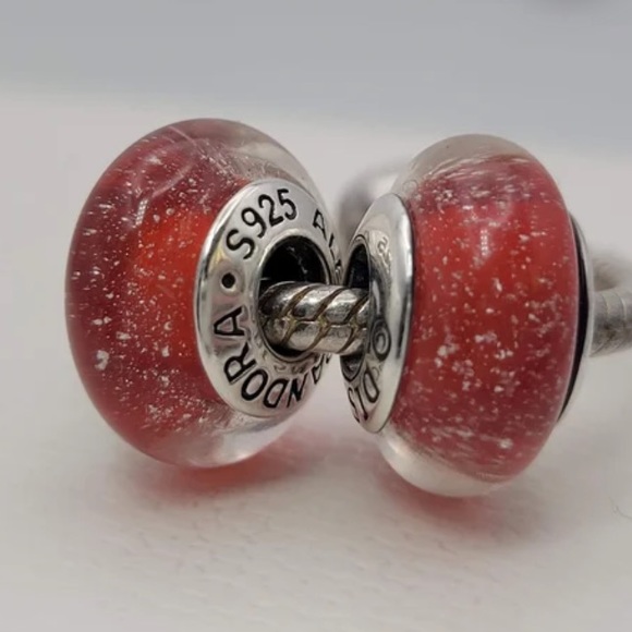 Pandora pair of Snow White signature, Murano glass beads. - Picture 7 of 8